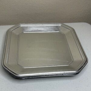 🎈🎈🎈🎈SALE!!! $8. SHIP $4.99🎈🎈🎈🎈
Silver Square Charger/Serving Tray